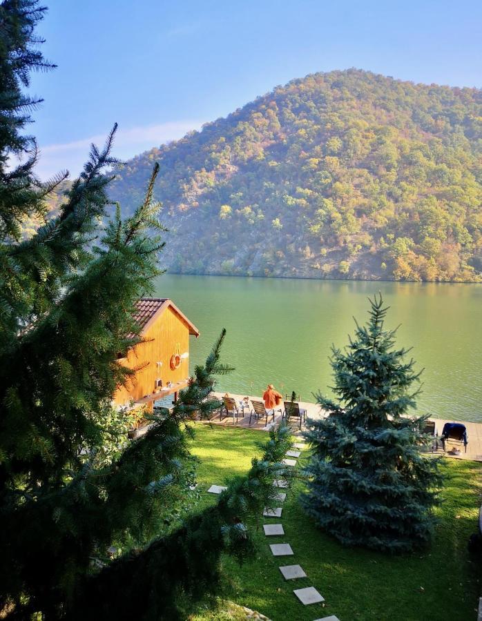 Nautica Bahna Hotel Orsova Luaran gambar